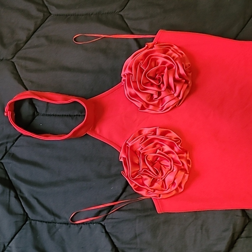 Red flower dress 😍 ♥️ ✨️ - Picture 2 of 11